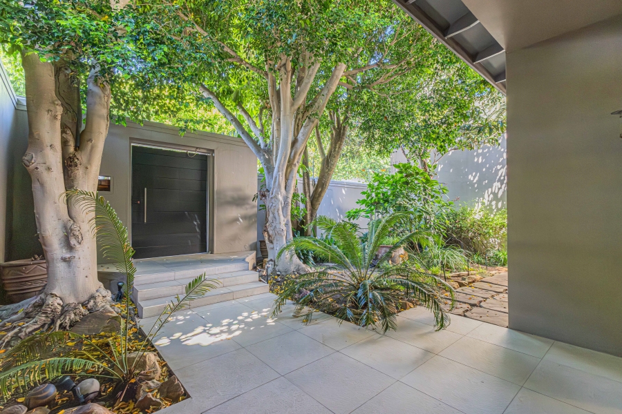 4 Bedroom Property for Sale in Fresnaye Western Cape